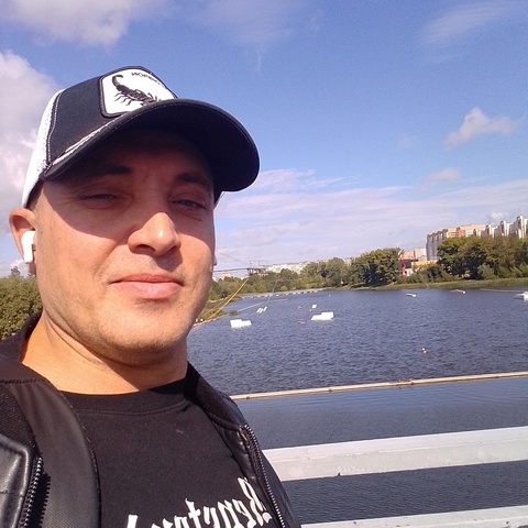 Владимир Романов